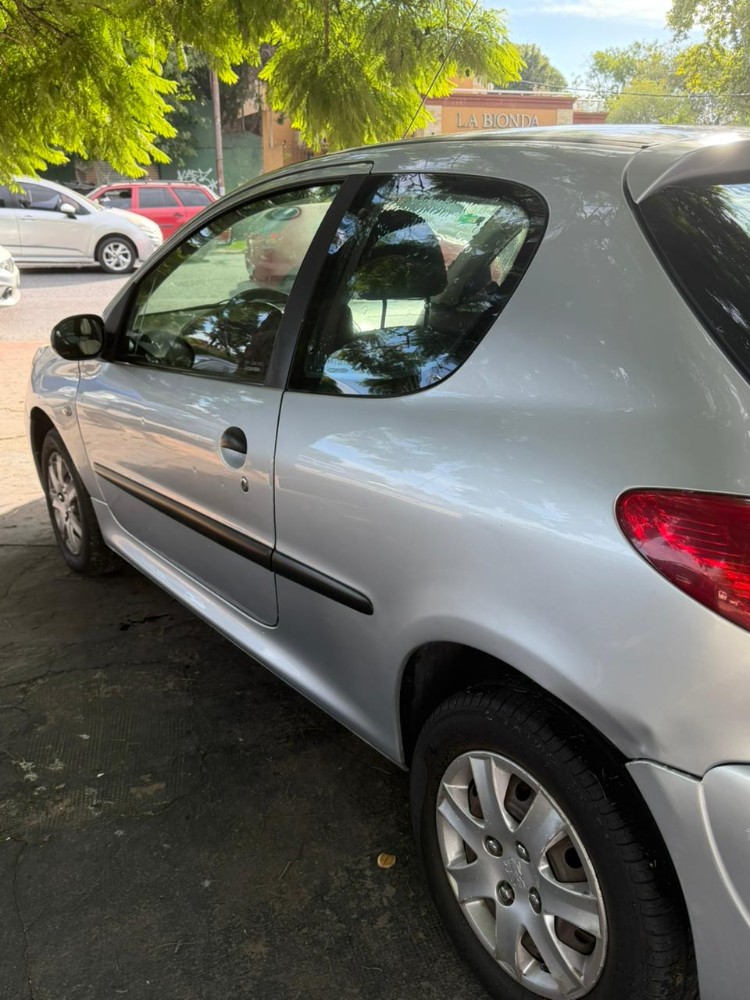Peugeot 207 Active — foto 7